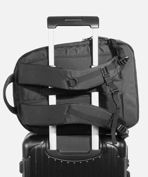 Aer（エアー）の「Aer（エアー）Day Pack2 X-PAC 高耐水・高耐久バッグ（バックパック/リュック・メンズ・ブラック・FREE）」の16枚目の写真