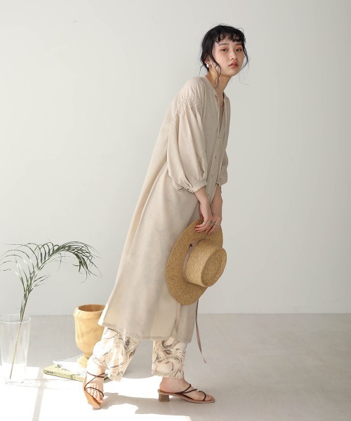 Bab（バブ）の「【WEB限定】前後2way袖ギャザーワンピース（ワンピース・レディース・ブラック/ベージュ/モカ・38）」の9枚目の写真