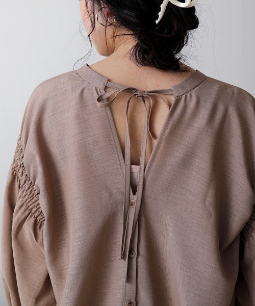 Bab（バブ）の「【WEB限定】前後2way袖ギャザーワンピース（ワンピース・レディース・ブラック/ベージュ/モカ・38）」の11枚目の写真