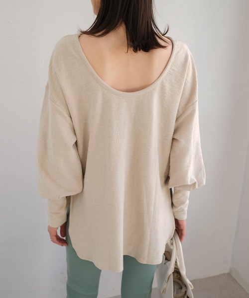 ＡＮＤＪ（アンドジェイ）の「背中開きTシャツチュニック（Tシャツ/カットソー・レディース・ブラック/カーキ/グレイッシュベージュ・M）」の3枚目の写真