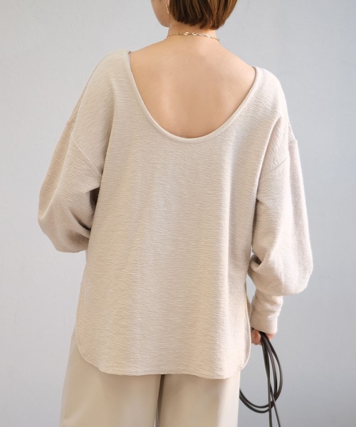 ＡＮＤＪ（アンドジェイ）の「背中開きTシャツチュニック（Tシャツ/カットソー・レディース・ブラック/カーキ/グレイッシュベージュ・M）」の5枚目の写真