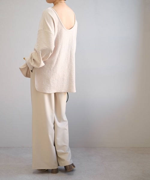 ＡＮＤＪ（アンドジェイ）の「背中開きTシャツチュニック（Tシャツ/カットソー・レディース・ブラック/カーキ/グレイッシュベージュ・M）」の7枚目の写真