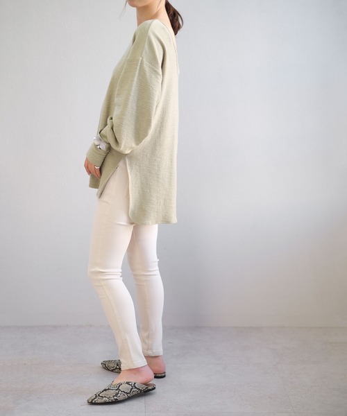 ＡＮＤＪ（アンドジェイ）の「背中開きTシャツチュニック（Tシャツ/カットソー・レディース・ブラック/カーキ/グレイッシュベージュ・M）」の12枚目の写真