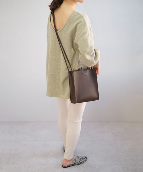 ＡＮＤＪ（アンドジェイ）の「背中開きTシャツチュニック（Tシャツ/カットソー・レディース・ブラック/カーキ/グレイッシュベージュ・M）」の13枚目の写真