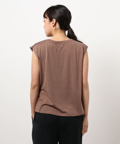 clear（クリア）の「ショルダータックフレンチTシャツ（Tシャツ/カットソー・レディース・ブラック/オフホワイト/グレイッシュベージュ/モカ/カーキ・F）」の14枚目の写真