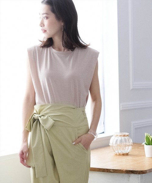 clear（クリア）の「ショルダータックフレンチTシャツ（Tシャツ/カットソー・レディース・ブラック/オフホワイト/グレイッシュベージュ/モカ/カーキ・F）」の4枚目の写真