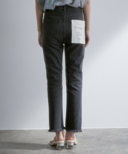 vis-`a-vis（ビサビ）の「【WEB限定】【追加生産】スリットスキニーパンツ（デニムパンツ・レディース・ブルー/ホワイト/スミクロ・M/S/L/SS）」の5枚目の写真