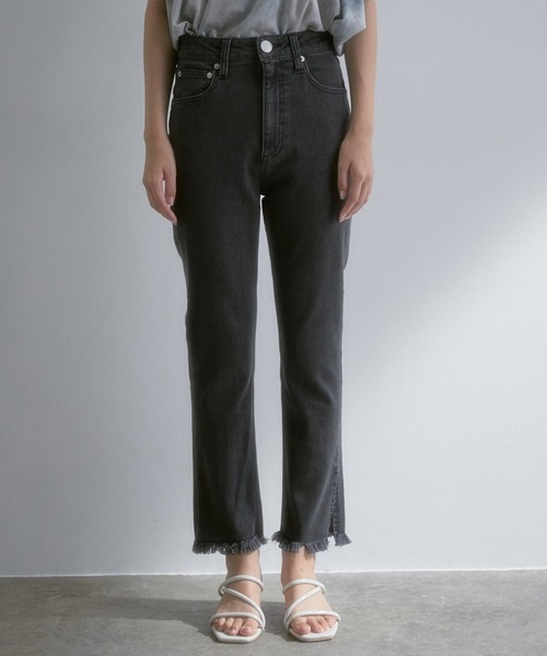 vis-`a-vis（ビサビ）の「【WEB限定】【追加生産】スリットスキニーパンツ（デニムパンツ・レディース・ブルー/ホワイト/スミクロ・M/S/L/SS）」の6枚目の写真