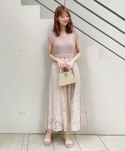 MAJESTIC LEGON（マジェスティックレゴン）の「ニットドッキングレースワンピ（ワンピース・レディース・ベージュ/グレー/オフホワイト/ピンクベージュ/ブラック・SMALL/MEDIUM）」の5枚目の写真