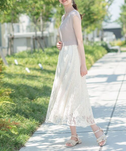 MAJESTIC LEGON（マジェスティックレゴン）の「ニットドッキングレースワンピ（ワンピース・レディース・ベージュ/グレー/オフホワイト/ピンクベージュ/ブラック・SMALL/MEDIUM）」の10枚目の写真