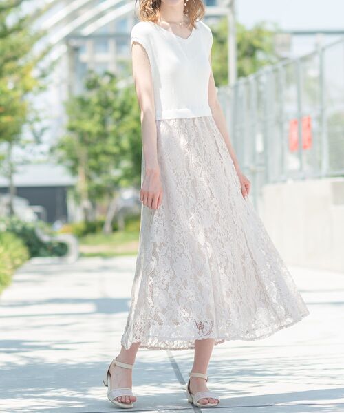 MAJESTIC LEGON（マジェスティックレゴン）の「ニットドッキングレースワンピ（ワンピース・レディース・ベージュ/グレー/オフホワイト/ピンクベージュ/ブラック・SMALL/MEDIUM）」の11枚目の写真