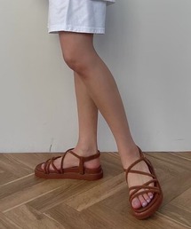 タイプラットフォームサンダル