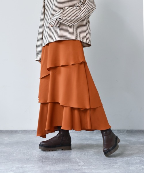 RETRO GIRL（レトロガール）の「アソート柄ティアードスカート（スカート・レディース・ブラック/ベージュ/ホワイト系その他/オレンジ・FREE）」の4枚目の写真