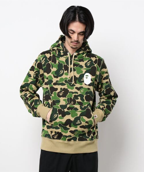 A BATHING APE（アベイシングエイプ）の「BIG ABC CAMO APE HEAD