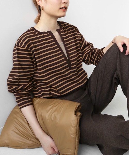 JOURNAL STANDARD relume(ジャーナルスタンダード レリューム)の「フロントスリットボーダープルオーバー◆(Tシャツ/カットソー・レディース・ブラック/ブラウン・FREE)」の1枚目の写真