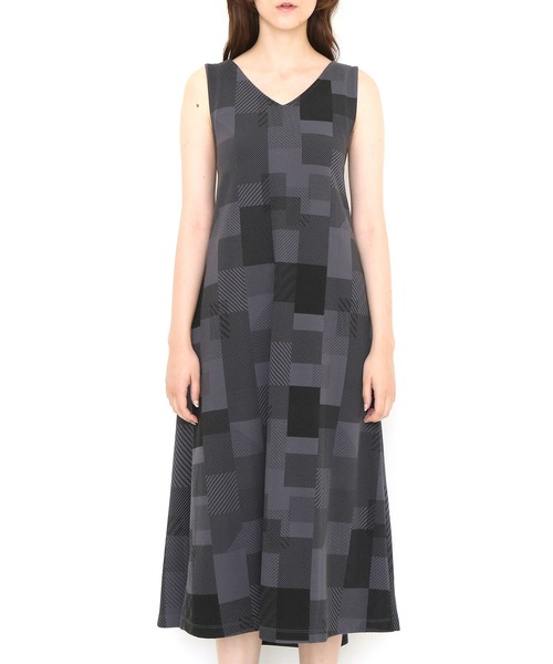 Design Tshirts Store graniph（デザイン　ティーシャツ　ストア　グラニフ）の「ドロウアライン｜2WAYスリーブレスワンピース（ワンピース・レディース・スミクロ・FREE）」の10枚目の写真