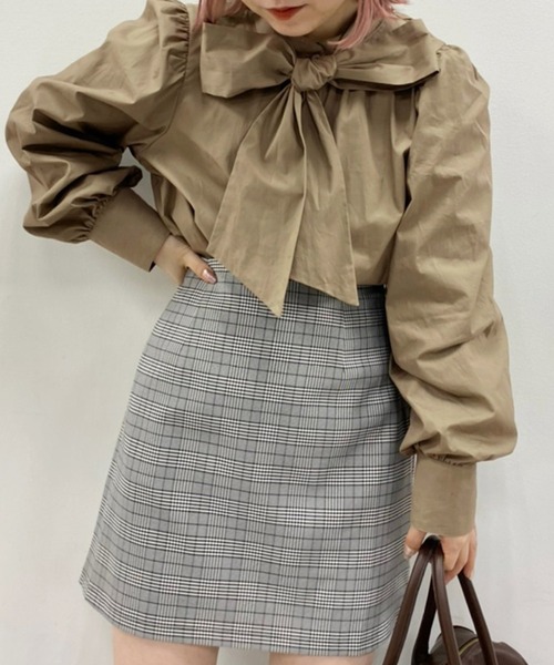 one after another NICE CLAUP（ワンアフターアナザーナイスクラップ）の「ビンテージボウタイブラウス（シャツ/ブラウス・レディース・オフホワイト/カーキ/ブラウン系その他/ベージュ系その他/ストライプ/ブラウン系その他2・FREE）」の5枚目の写真