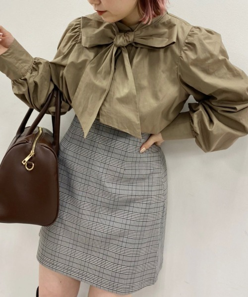 one after another NICE CLAUP（ワンアフターアナザーナイスクラップ）の「ビンテージボウタイブラウス（シャツ/ブラウス・レディース・オフホワイト/カーキ/ブラウン系その他/ベージュ系その他/ストライプ/ブラウン系その他2・FREE）」の9枚目の写真