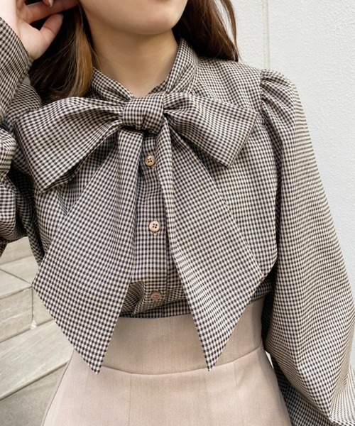 one after another NICE CLAUP（ワンアフターアナザーナイスクラップ）の「ビンテージボウタイブラウス（シャツ/ブラウス・レディース・オフホワイト/カーキ/ブラウン系その他/ベージュ系その他/ストライプ/ブラウン系その他2・FREE）」の16枚目の写真