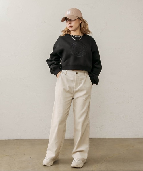 RASVOA(ラスボア)の「エンブレムクロップドスウェット(スウェット・レディース・ブラック/オフホワイト・FREE)」の4枚目の写真