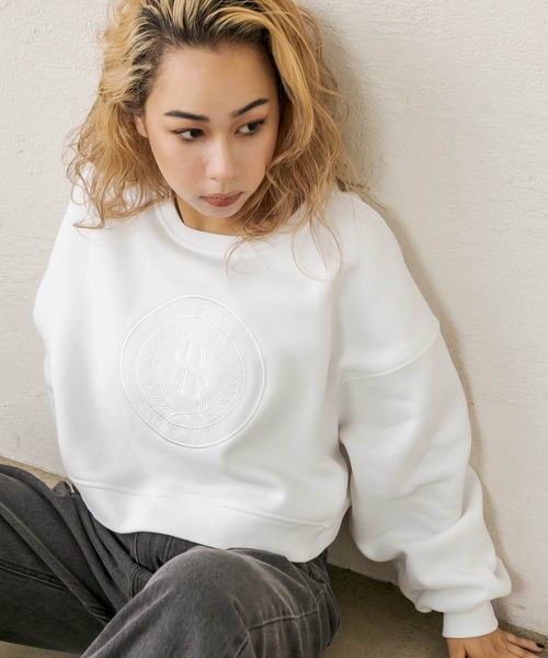 RASVOA(ラスボア)の「エンブレムクロップドスウェット(スウェット・レディース・ブラック/オフホワイト・FREE)」の11枚目の写真