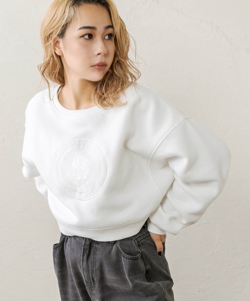 RASVOA(ラスボア)の「エンブレムクロップドスウェット(スウェット・レディース・ブラック/オフホワイト・FREE)」の8枚目の写真