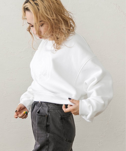 RASVOA(ラスボア)の「エンブレムクロップドスウェット(スウェット・レディース・ブラック/オフホワイト・FREE)」の14枚目の写真