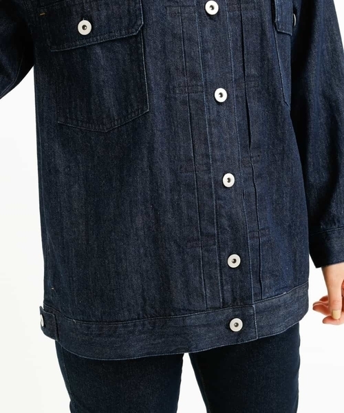 a.v.v（アーヴェヴェ）の「ゆったりデニムGジャン（デニムジャケット・レディース・ネイビー・36/38/40/42/34）」の5枚目の写真