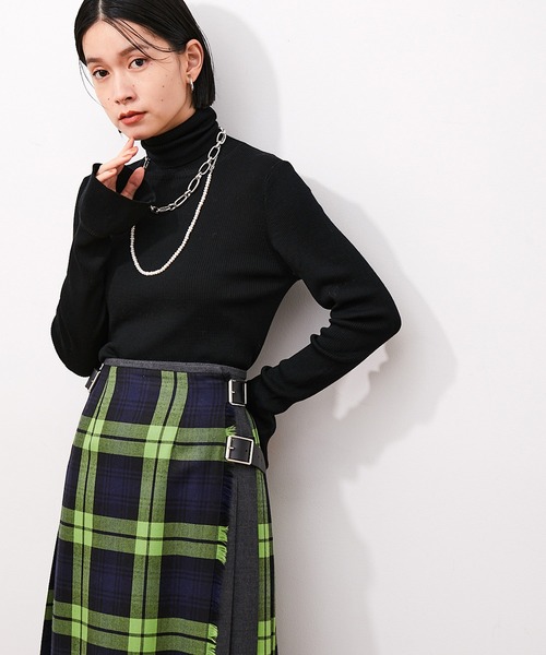 ADAM ET ROPE'（アダムエロペ）の「アンチピリングリブタートルネック（ニット/セーター・レディース・ブラック/サックスブルー/ピンク/キナリ・FREE）」の3枚目の写真