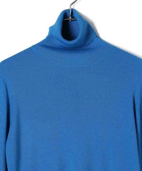 ADAM ET ROPE'（アダムエロペ）の「アンチピリングリブタートルネック（ニット/セーター・レディース・ブラック/サックスブルー/ピンク/キナリ・FREE）」の6枚目の写真