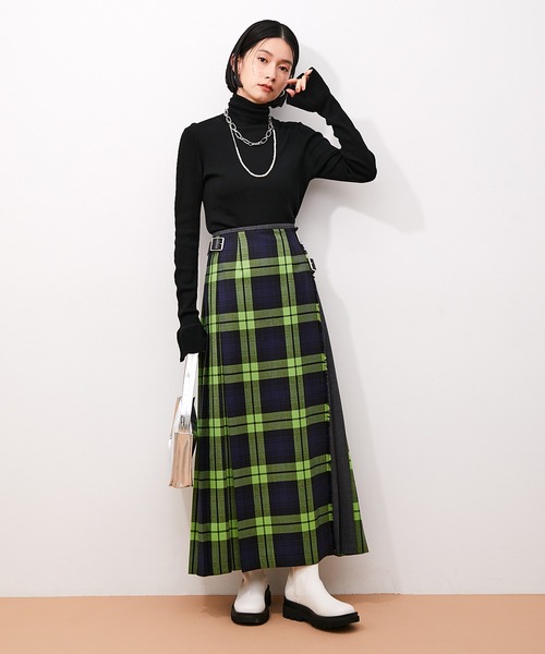 ADAM ET ROPE'（アダムエロペ）の「アンチピリングリブタートルネック（ニット/セーター・レディース・ブラック/サックスブルー/ピンク/キナリ・FREE）」の15枚目の写真