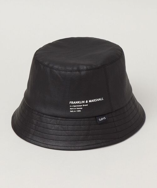 FRANKLIN & MARSHALL（フランクリンマーシャル）の「【WEB限定/SHIPS別注】FRANKLIN&MARSHALL: フェイクレザー ワンポイント ロゴ バケット ハット（ハット・メンズ・ネイビー/オフホワイト/ダークグレー/ブラック・ONE SIZE）」の4枚目の写真