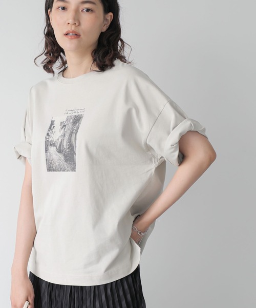 AMERICAN HOLIC(アメリカンホリック)の「ロゴサイドスリットカットプルオーバー(Tシャツ/カットソー・レディース・ライトグレー/オフホワイト/グレイッシュベージュ・M/L)」の1枚目の写真