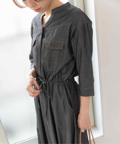 PREFERIR（プレフェリール）の「ライトデニムバンドカラーワンピース（シャツワンピース・レディース・ネイビー/ブラック・SMALL/MEDIUM/LARGE）」の5枚目の写真