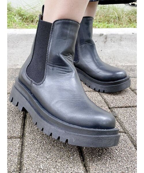 dazzlin（ダズリン）の「サイドゴアフラットブーツ（ブーツ・レディース・ブラック・SMALL/MEDIUM/LARGE）」の4枚目の写真