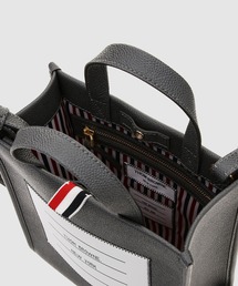 Thom Browne チェック ショルダーバッグ Thom Browne カメラ ショルダーバッグ | ブラック | FARFETCH JP
