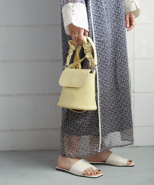 Bab(バブ)の「ラッフルハンドルミニショルダーバッグ(ショルダーバッグ・レディース・ブラック/オフホワイト/イエロー・ONESIZE)」の9枚目の写真