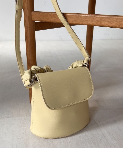 Bab(バブ)の「ラッフルハンドルミニショルダーバッグ(ショルダーバッグ・レディース・ブラック/オフホワイト/イエロー・ONESIZE)」の10枚目の写真