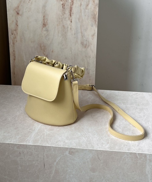 Bab(バブ)の「ラッフルハンドルミニショルダーバッグ(ショルダーバッグ・レディース・ブラック/オフホワイト/イエロー・ONESIZE)」の11枚目の写真