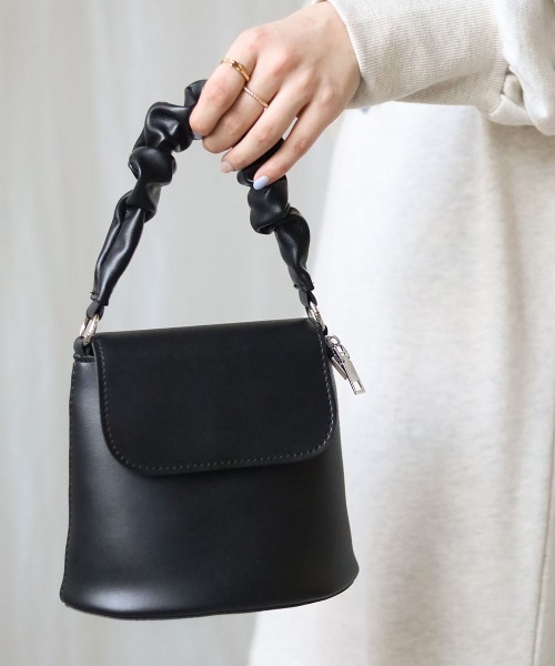 Bab(バブ)の「ラッフルハンドルミニショルダーバッグ(ショルダーバッグ・レディース・ブラック/オフホワイト/イエロー・ONESIZE)」の18枚目の写真