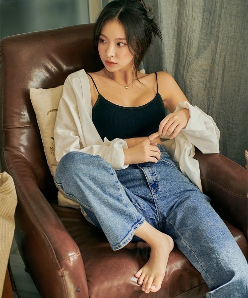 chuu（チュー）の「CHUU High Rise Waistband Washed Straight Jeans（デニムパンツ・レディース・ブルー・SMALL/MEDIUM/LARGE）」の10枚目の写真