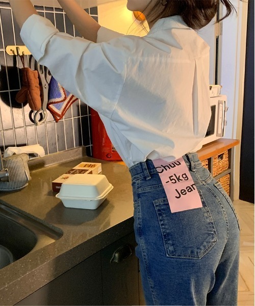 chuu（チュー）の「CHUU High Rise Waistband Washed Straight Jeans（デニムパンツ・レディース・ブルー・SMALL/MEDIUM/LARGE）」の16枚目の写真