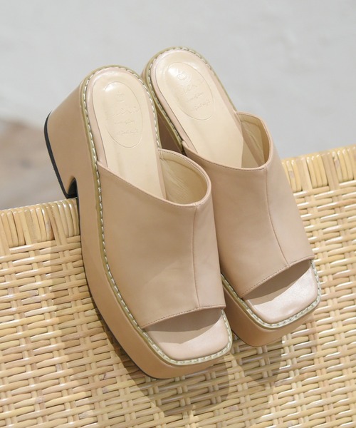 NOFALL（ノーフォール）の「厚底スクエアトゥミュールサンダル（サンダル・レディース・ホワイト/ブラック/ブラウン/ベージュ・S/M/L/LL）」の4枚目の写真