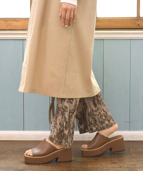 NOFALL（ノーフォール）の「厚底スクエアトゥミュールサンダル（サンダル・レディース・ホワイト/ブラック/ブラウン/ベージュ・S/M/L/LL）」の10枚目の写真