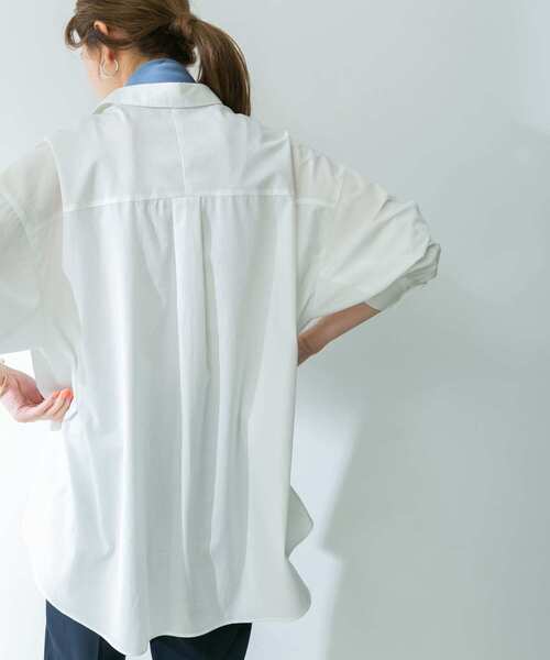 URBAN RESEARCH（アーバンリサーチ）の「コクーンシャツ（シャツ/ブラウス・レディース・オフホワイト/ライトベージュ/ネイビー・FREE）」の8枚目の写真