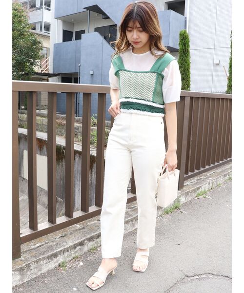 MURUA(ムルーア)の「サスペンダーツイルストレートパンツ(デニムパンツ・レディース・ベージュ/アイボリー・1/2)」の3枚目の写真