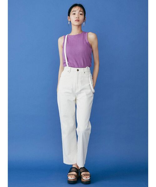 MURUA(ムルーア)の「サスペンダーツイルストレートパンツ(デニムパンツ・レディース・ベージュ/アイボリー・1/2)」の9枚目の写真