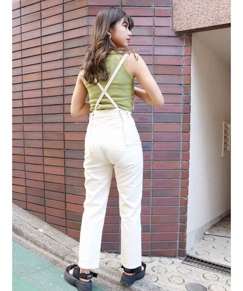 MURUA(ムルーア)の「サスペンダーツイルストレートパンツ(デニムパンツ・レディース・ベージュ/アイボリー・1/2)」の15枚目の写真