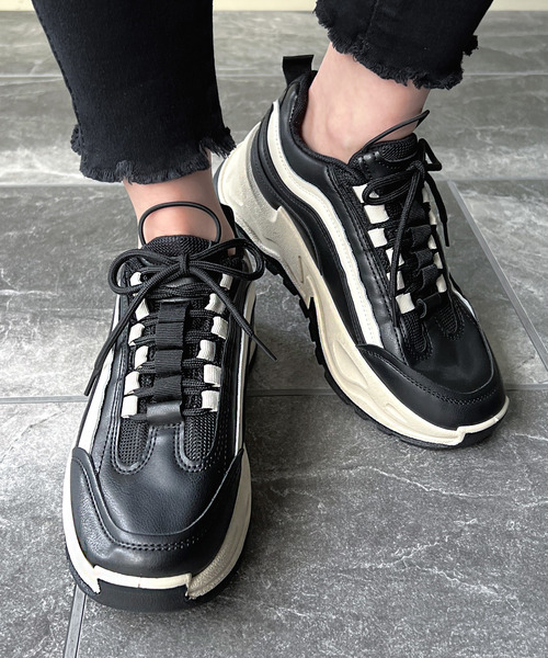 JUNOAH(ジュノア)の「ダッド厚底スニーカー(スニーカー・レディース・ブラック/クリーム・40/38/39/36/37)」の3枚目の写真