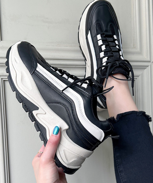 JUNOAH(ジュノア)の「ダッド厚底スニーカー(スニーカー・レディース・ブラック/クリーム・40/38/39/36/37)」の5枚目の写真